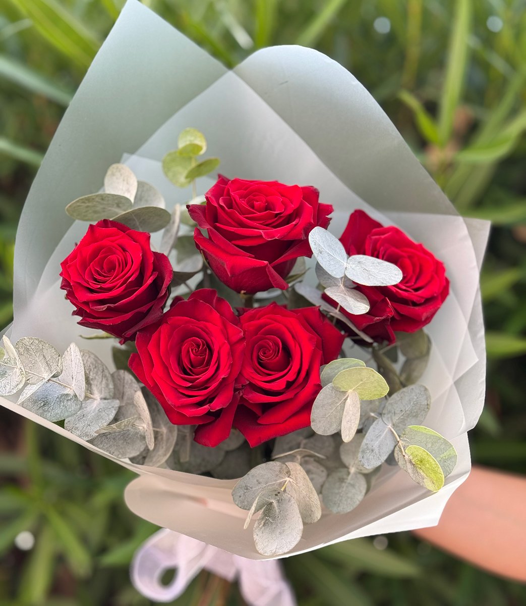 red classic bouquet – 11 red roses (cópia) red classic bouquet – 11 red roses (cópia)