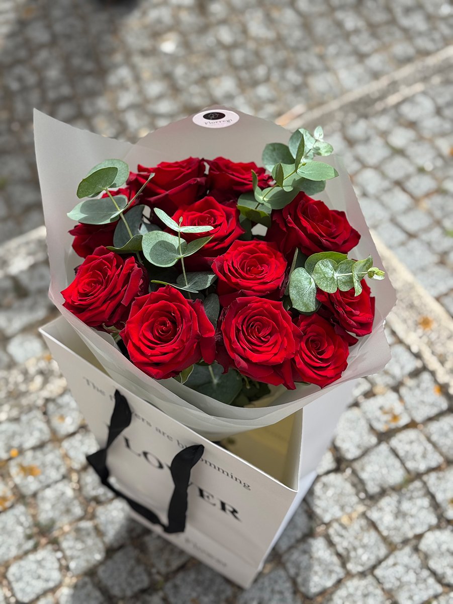 34.2 Red Classic – 11 Red Roses - Image 2