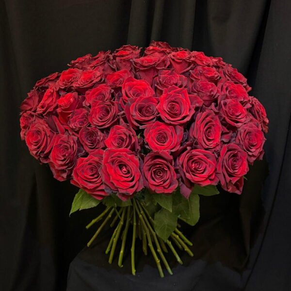 Casa caixa com 51 rosas (cópia)